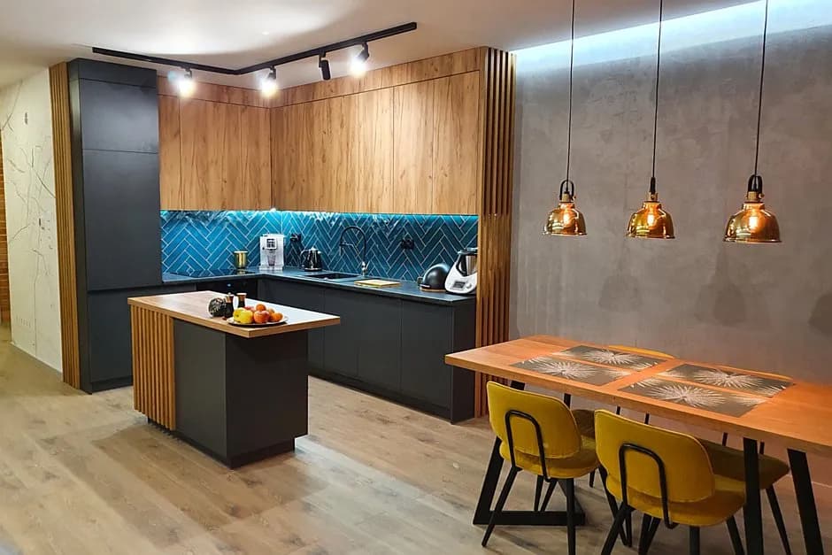 Jaki kolor ścian do kuchni bez okna, aby optycznie ją powiększyć?