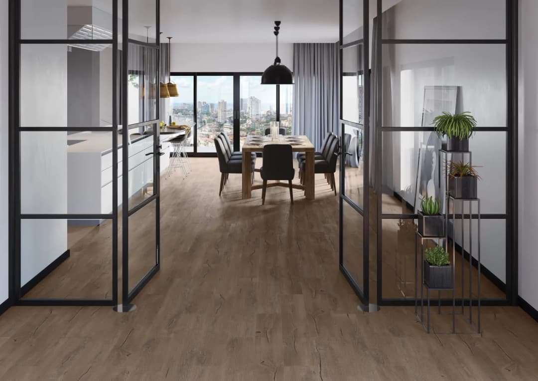 Płytki czy panele w salonie – co wybrać, aby uniknąć błędów?