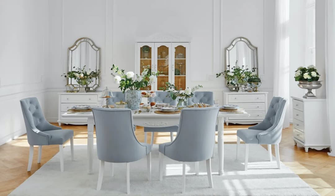 Jakie krzesła do salonu wybrać, aby uniknąć niewygody i stylu?