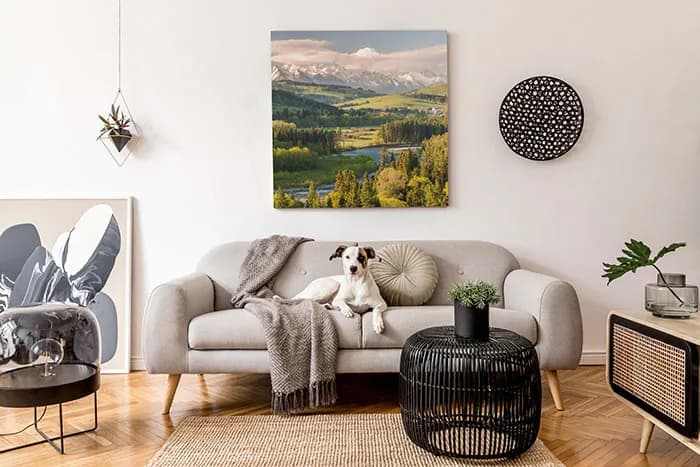 Jakie obrazy do salonu – odkryj inspiracje, które odmieniają wnętrze