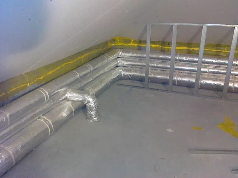 Jaką rurę do wentylacji łazienki wybrać, aby uniknąć problemów?