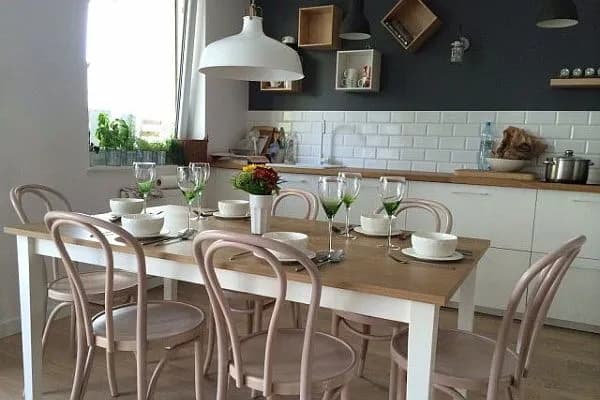 Jak tanio i ładnie urządzić kuchnię, unikając drogich błędów?